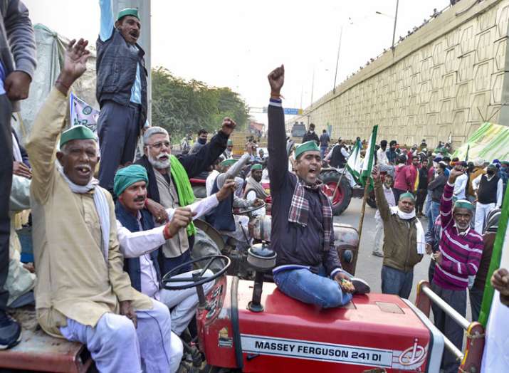 किसान आंदोलन का 8वां दिन: आज 12 बजे सरकार के साथ होगी किसानों की बैठक किसान आंदोलन का 8वां दिन: आज 12 बजे सरकार के साथ होगी किसानों की बैठक