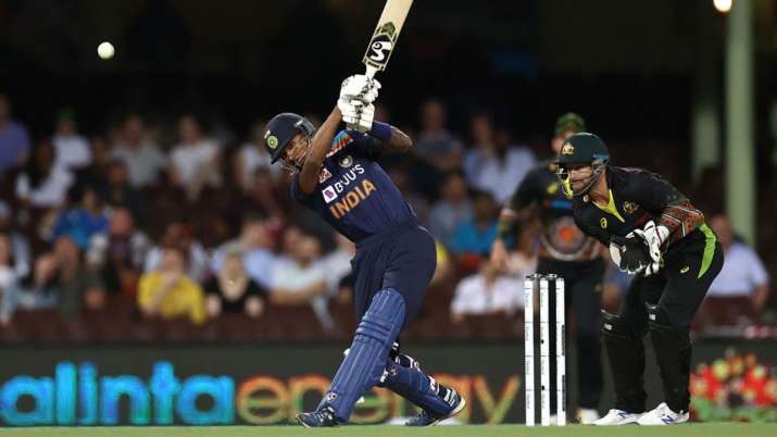 AUS vs IND : धवन-पांड्या और कोहली की धमाकेदार पारियों के दम पर 6 विकेट से जीता भारत, सीरीज में बनाई 2-0 की अजेय बढ़त