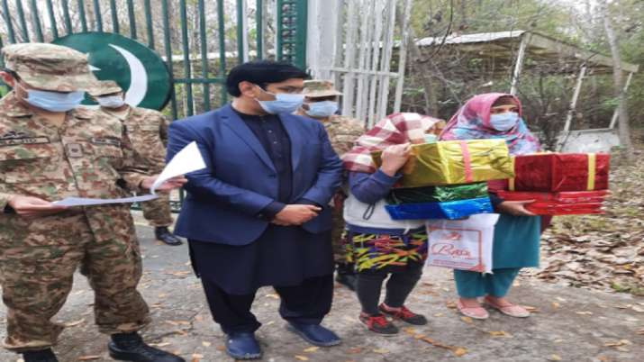 अनजाने में लड़िकयों ने पार की LoC, भारतीय सेना ने वापस पाकिस्तान भेजा