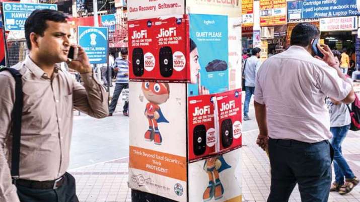 Vodafone Idea hikes prices of two postpaid plans Vodafone Idea hikes prices of two postpaid plans- India TV Paisa