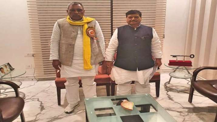 शिवपाल सिंह यादव भागीदारी संकल्प मोर्चा में शामिल होंगे: ओम प्रकाश राजभर शिवपाल सिंह यादव भागीदारी संकल्प मोर्चा में शामिल होंगे: ओम प्रकाश राजभर