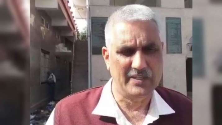 खट्टर सरकार से निर्दलीय विधायक सोमवीर सांगवान ने समर्थन लिया वापस, किसान आंदोलन के चलते उठाया कदम खट्टर सरकार से निर्दलीय विधायक सोमवीर सांगवान ने समर्थन लिया वापस, किसान आंदोलन के चलते उठाया कदम