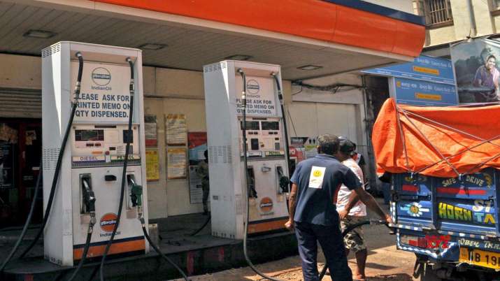 petrol and diesel price reached at record high in delhi petrol and diesel price reached at record high in delhi- India TV Paisa