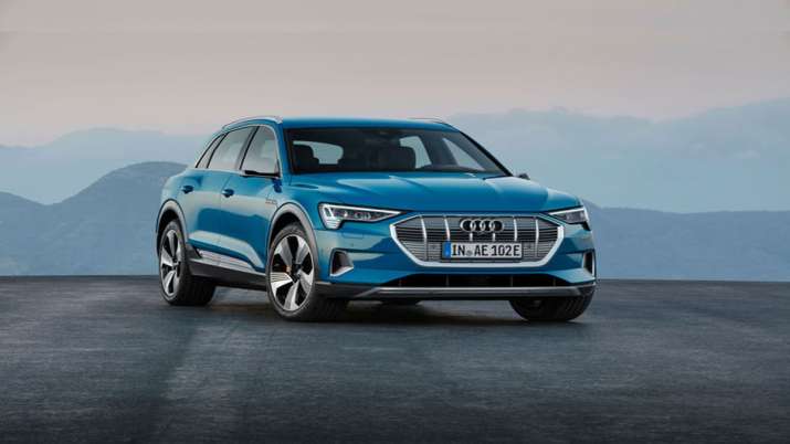 Audi अगले 2-3 महीने में भारतीय बाजार में इलेक्ट्रिक ई-ट्रॉन श्रृंखला के वाहन उतारेगी Audi अगले 2-3 महीने में भारतीय बाजार में इलेक्ट्रिक ई-ट्रॉन श्रृंखला के वाहन उतारेगी- India TV Paisa