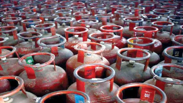 LPG price hike: पाकिस्तान की ऑयल एंड गैस रेगूलेटरी अथॉरिटी ने हाल ही में 2 मार्च को तरलीकृत पेट्रोल LPG price hike: पाकिस्तान की ऑयल एंड गैस रेगूलेटरी अथॉरिटी ने हाल ही में 2 मार्च को तरलीकृत पेट्रोल- India TV Paisa