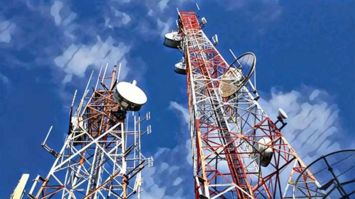 स्पेक्ट्रम नीलामी के पहले दिन 77,146 करोड़ रुपए की बोलियां मिलीं स्पेक्ट्रम नीलामी के पहले दिन 77,146 करोड़ रुपए की बोलियां मिलीं- India TV Paisa