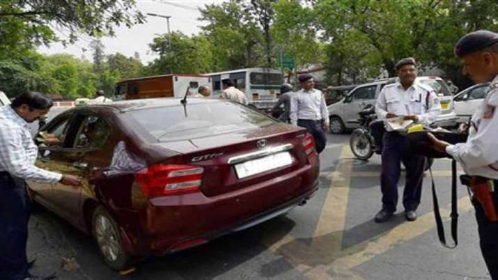 बड़ी चेतावनी! 10000 रुपए का कटेगा चालान और 1 साल की होगी जेल, अगर गाड़ी में किया यह काम बड़ी चेतावनी! 10000 रुपए का कटेगा चालान और 1 साल की होगी जेल, अगर गाड़ी में किया यह काम- India TV Paisa