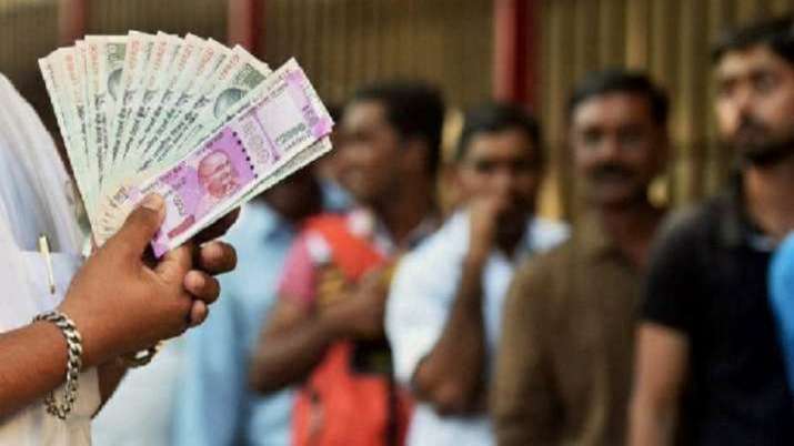 इकोनॉमी को झटका, 59 साल में पहली बार न्यूनतम हुई कर्ज वृद्धि इकोनॉमी को झटका, 59 साल में पहली बार न्यूनतम हुई कर्ज वृद्धि- India TV Paisa