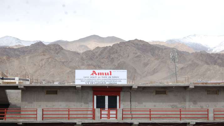 चीन के बार्डर पर भी मिलेंगे Amul के प्रोडक्ट्स, कंपनी ने खोला आउटलेट चीन के बार्डर पर भी मिलेंगे Amul के प्रोडक्ट्स, कंपनी ने खोला आउटलेट- India TV Paisa