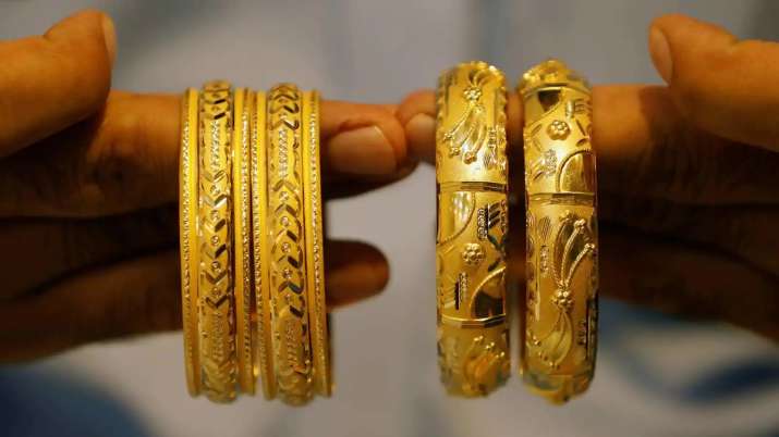 Gold rate today 30 april Gold tumbles Rs 191, silver plunges Rs 1,062 Gold rate today 30 april Gold tumbles Rs 191, silver plunges Rs 1,062- India TV Paisa
