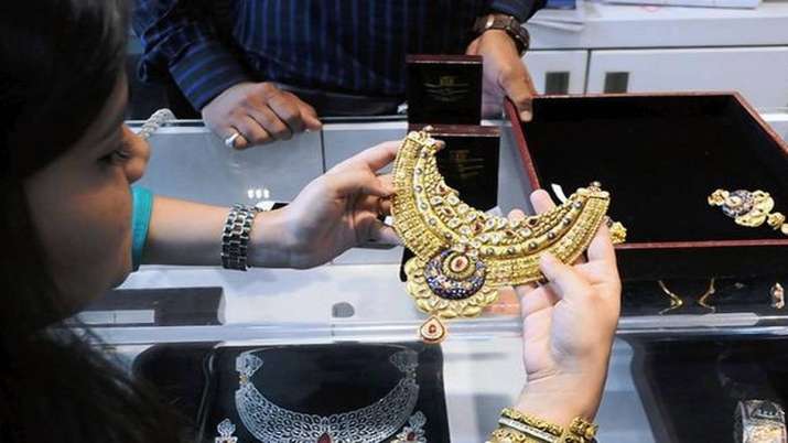 Gold price big fall today 26 April check 10 gram rate list Gold price big fall today 26 April check 10 gram rate list- India TV Paisa