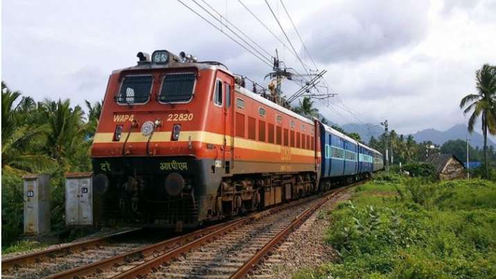 यात्रियों के लिए बड़ी खुशखबरी! रेलवे ने 28 विशेष ट्रेनें चलाने का ऐलान किया, ऐसे करें बुकिंग यात्रियों के लिए बड़ी खुशखबरी! रेलवे ने 28 विशेष ट्रेनें चलाने का ऐलान किया, ऐसे करें बुकिंग- India TV Paisa