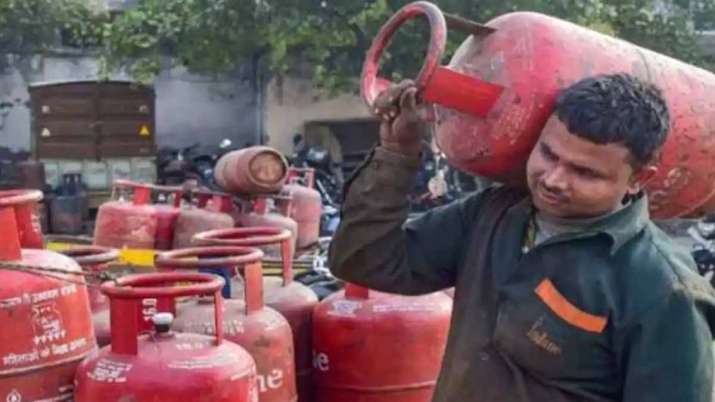 LPG cylinder now costs Rs 809, Aviation turbine fuel price cut by 3 pc LPG cylinder now costs Rs 809, Aviation turbine fuel price cut by 3 pc - India TV Paisa