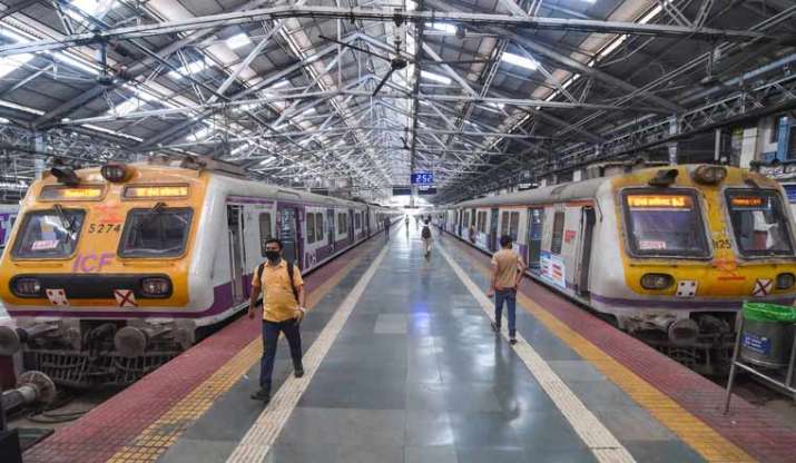 महाराष्ट्र में कोरोना पर काबू पाने के लिए सख्त पाबंदियां लागू, घर से बाहर निकलने के लिए पास जरूरी