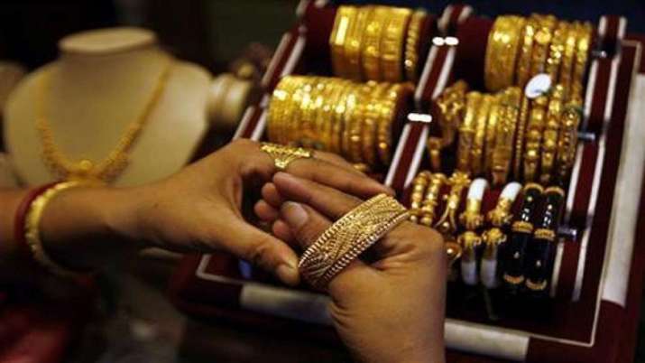 gold rate today 5 may 2021 big fall check new rate list gold rate today 5 may 2021 big fall check new rate list- India TV Paisa
