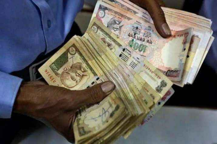 No IT scrutiny on cash deposits up to Rs 2.5 lakh by housewives post Demonetisation No IT scrutiny on cash deposits up to Rs 2.5 lakh by housewives post Demonetisation- India TV Paisa