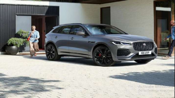 JLR ने भारत में नई एफ-पेस एसयूवी पेश की, कीमत 69.99 लाख रुपए JLR ने भारत में नई एफ-पेस एसयूवी पेश की, कीमत 69.99 लाख रुपए- India TV Paisa