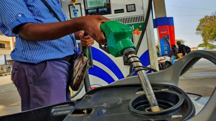Fuel price hike, modi government blames it on global crude oil price surge Fuel price hike, modi government blames it on global crude oil price surge- India TV Paisa