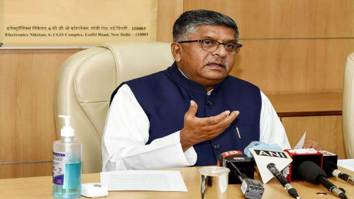 ट्विटर पर सरकार का... ट्विटर पर सरकार का...- India TV Paisa