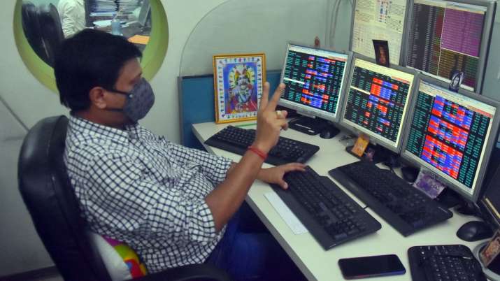 SBI Economists says Indian cos' m-cap grew fastest last year, presents financial stability risk SBI Economists says Indian cos' m-cap grew fastest last year, presents financial stability risk- India TV Paisa