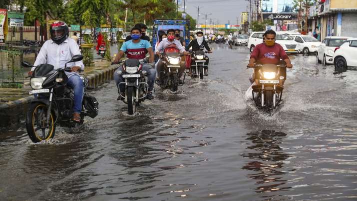 Only BIS-certified helmets mandatory from 1 june for two-wheelers Only BIS-certified helmets mandatory from 1 june for two-wheelers- India TV Paisa