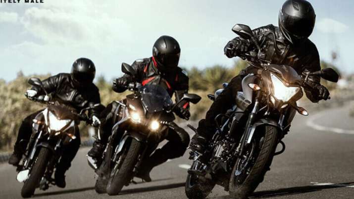 Bajaj Auto cuts Dominor 250 bike price by Rs 16,800 Bajaj Auto cuts Dominor 250 bike price by Rs 16,800- India TV Paisa