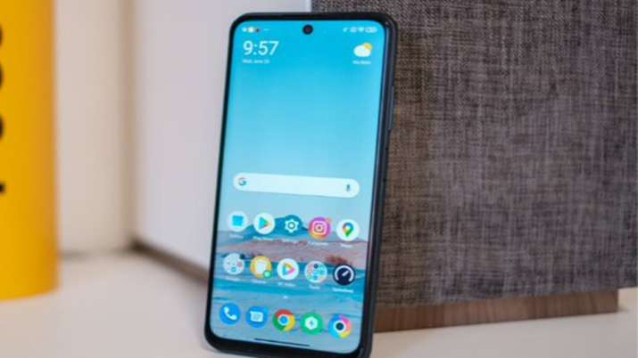 Best smartphones under Rs 15,000 to buy in July Poco M3 Pro 5G Realme 8 5G Best smartphones under Rs 15,000 to buy in July Poco M3 Pro 5G Realme 8 5G - India TV Paisa