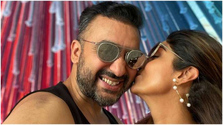 अश्लील फिल्म मामले में गिरफ्तारी के बाद ट्विटर बायो में 'राइट चॉइस' लिखने को लेकर ट्रोल हुए राज कुंद्रा