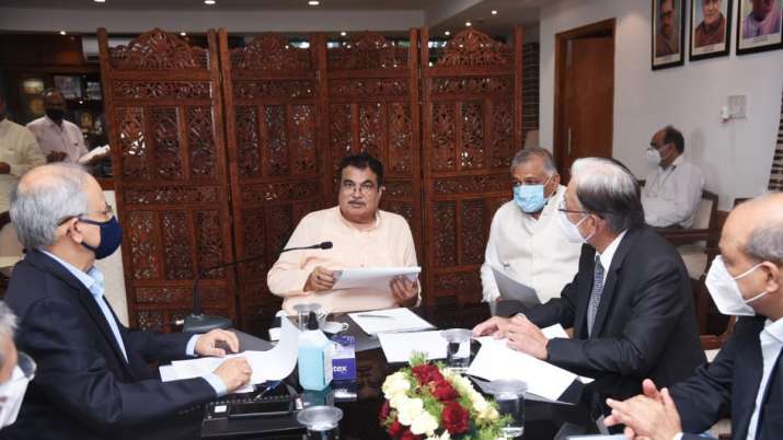 Nitin Gadkari says to auto makers Focus on rollout of flex-fuel vehicles in a year Nitin Gadkari says to auto makers Focus on rollout of flex-fuel vehicles in a year- India TV Paisa