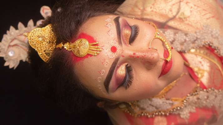 Big Gold downfall Gold tumbles Rs 196, silver tanks Rs 830 today 9 september citywise rate Big Gold downfall Gold tumbles Rs 196, silver tanks Rs 830 today 9 september citywise rate- India TV Paisa
