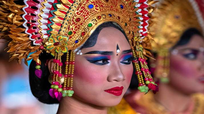 Gold price declines marginally Rs 36 know 10 gram 14 September rate Gold price declines marginally Rs 36 know 10 gram 14 September rate- India TV Paisa