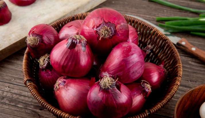 Onions For Weight Loss 3 Ways To Use Onions to lose weight fast naturally :  वजन घटाने में कारगर है प्‍याज, ऐसे खाएं तो जल्‍द कम होगी पेट-कमर की चर्बी -  India TV Hindi News