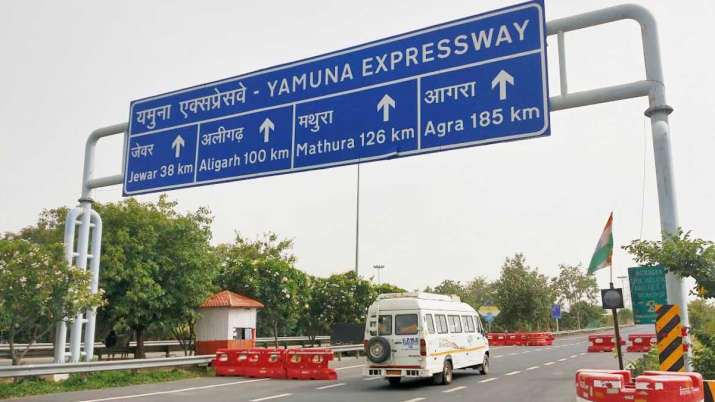 Yamuna Expressway Toll Rates Increased, see datail of new rate list Yamuna Expressway Toll Rates Increased, see datail of new rate list - India TV Paisa