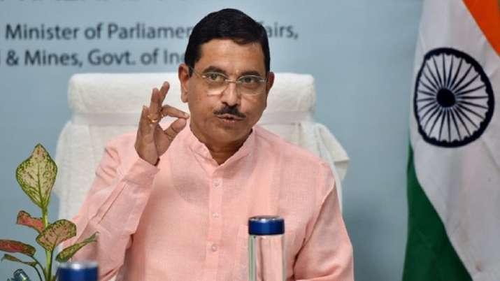 कुछ खदानें बंद होने, बारिश के कारण कुछ के जलमग्न होने से पैदा हुआ कोयला संकट: प्रह्लाद जोशी कुछ खदानें बंद होने, बारिश के कारण कुछ के जलमग्न होने से पैदा हुआ कोयला संकट: प्रह्लाद जोशी- India TV Paisa