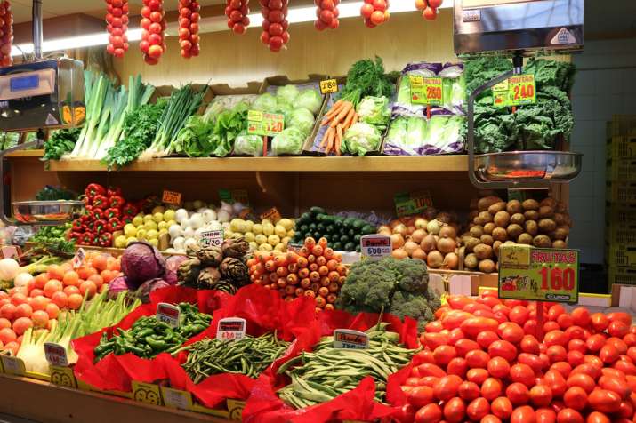 Festivities become bitter as Vegetable prices surged due to continuous rain Festivities become bitter as Vegetable prices surged due to continuous rain- India TV Paisa