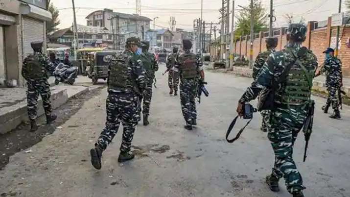 जम्मू-कश्मीर: श्रीनगर में सुरक्षाबलों ने 3 आतंकियों को एनकाउंटर में किया ढेर