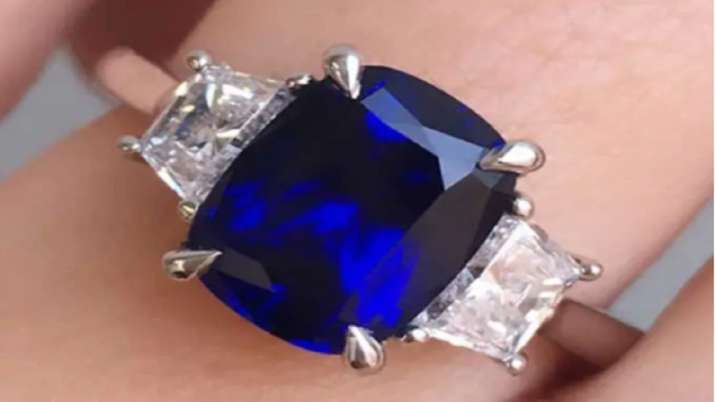 रातों रात किस्मत बदल डालता है नीलम, लेकिन इन राशियों के जातक ना पहनें ये रत्न