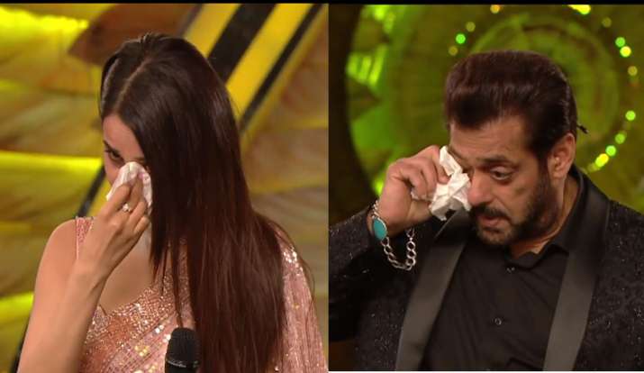 BB15 Finale: सिद्धार्थ शुक्ला को याद कर बिग बॉस के मंच पर रो पड़ी शहनाज, सलमान भी नहीं रोक पाए आंसू