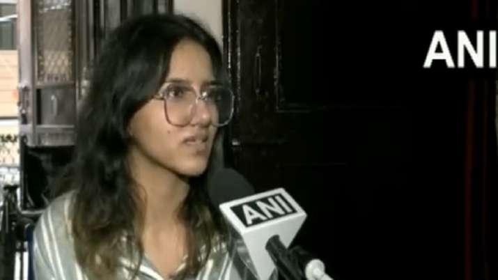 गुरुग्राम के नामी रेस्तरां ने दिव्यांग युवती को एंट्री से रोका, जानिए क्या है वजह?