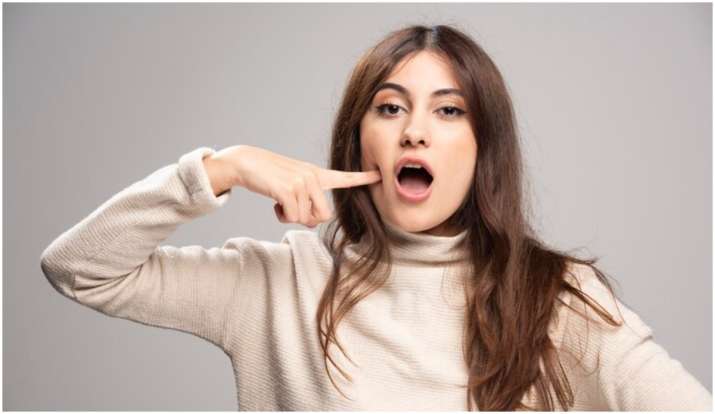 Samudrik Shastra: जिनके गालों में पड़ते हैं डिंपल, ऐसे लोग होते हैं भाग्यशाली, जानिए इनकी और भी खासियतें