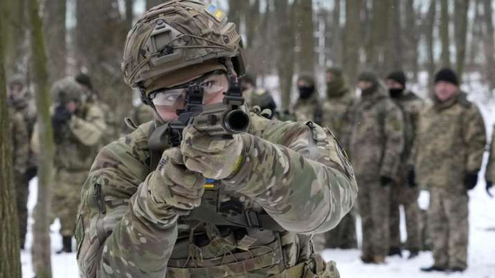 यूक्रेन के खिलाफ पुतिन की आक्रामक कार्रवाई के बीच ब्रिटेन ने उठाया ये बड़ा कदम