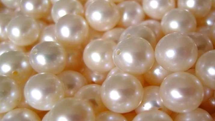 ऐसे लोगों को बिलकुल नहीं पहनना चाहिए मोती, इस रत्न के साथ धारण किया तो करेगा हानि