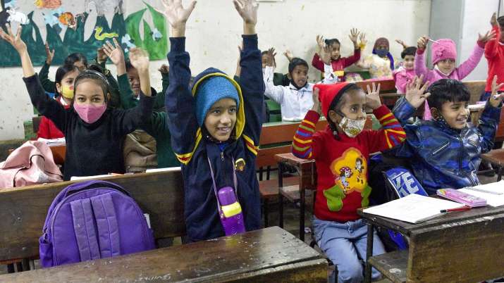 पढ़ने के लिए बच्चों को दिया मोबाइल अब वापस लेना मुश्किल? जानिए क्या कहते हैं एक्स्पर्ट्स