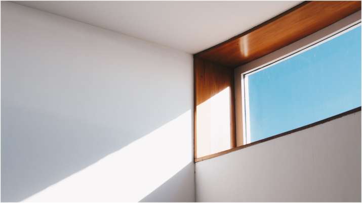 Vastu Tips: दक्षिण दिशा में खिड़कियां होने से क्या होती हैं परेशानियां? जानिए
