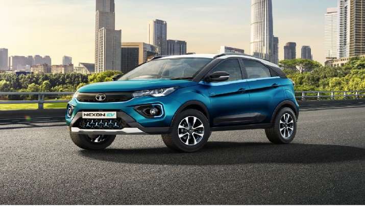 इलेक्ट्रिक वाहनों ने भरा फर्राटा, पेट्रोल में लगी आग से बिक्री तीन गुना बढ़ी, जानिए, किस कंपनी ने मारी बाजी
