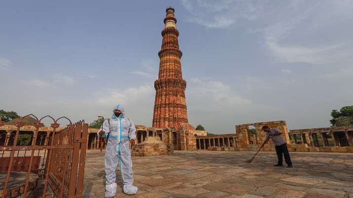 Qutub Minar Case: दिल्ली वक्फ बोर्ड ने कुतुब मीनार परिसर की मस्जिद में नमाज की मांगी इजाजत, जानें क्या कहा?