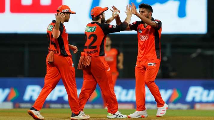 IPL 2022: मुंबई को मिली सीजन की 10वीं हार, SRH ने जीत के साथ प्लेऑफ की उम्मीदों को रखा बरकरार