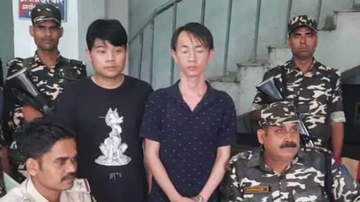 नोएडा में 15 दिन घूमे दो चीनी नागरिक, वापस जाते बॉर्डर पर गिरफ्तार