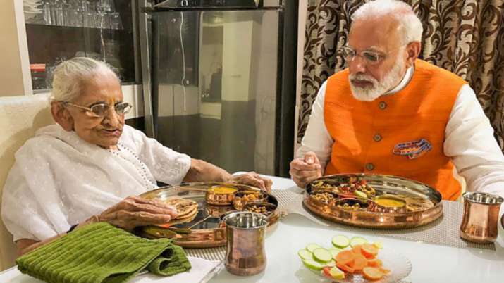 18 जून को 100 साल की हो जाएंगी हीराबेन, जन्मदिन पर मां से मिलेंगे PM मोदी