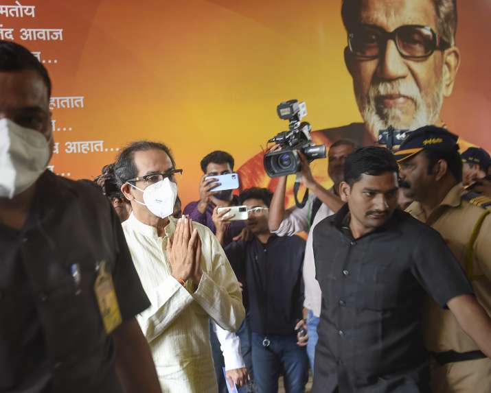 Maharashtra News: चुनाव आयोग बताएगा कि असली शिवसेना कौन सी है? शिंदे और ठाकरे गुट को दिए ये निर्देश